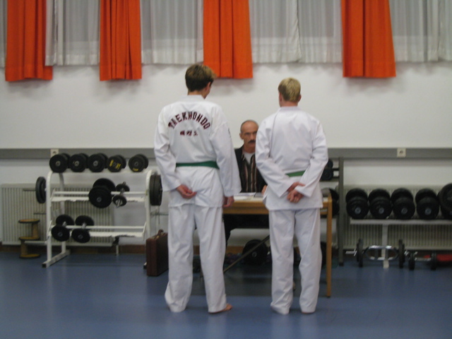 071214_tkdKup_79_theorie_bernhardX2_01